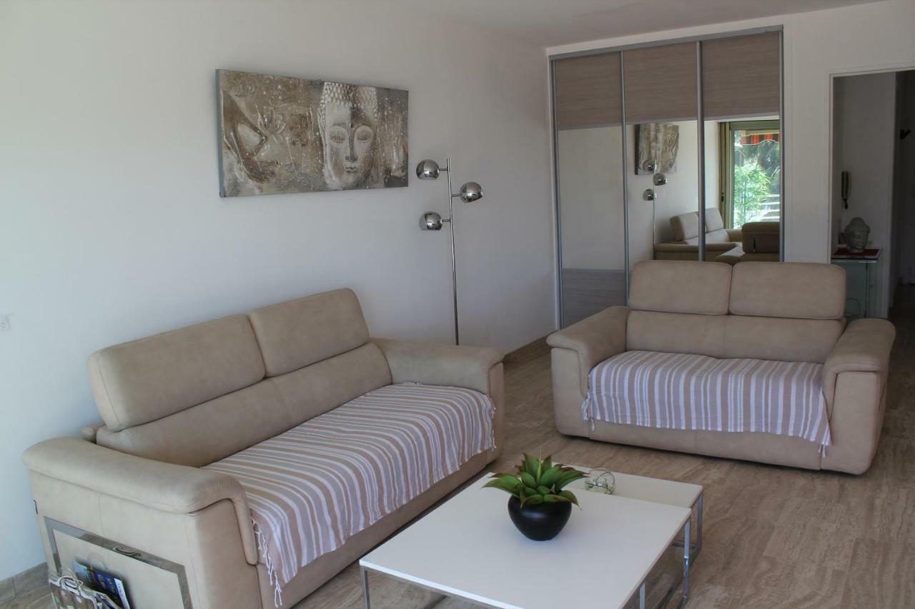 Le Chantilly Cagnes-sur-Mer Bagian luar foto